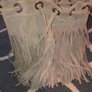 Stylish fringe shoulder bag